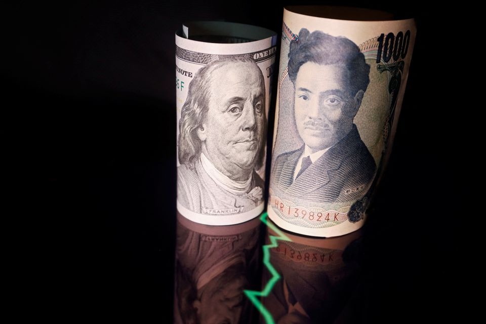 Đồng yen, USD tăng giá trong khi euro, bảng Anh lao dốc