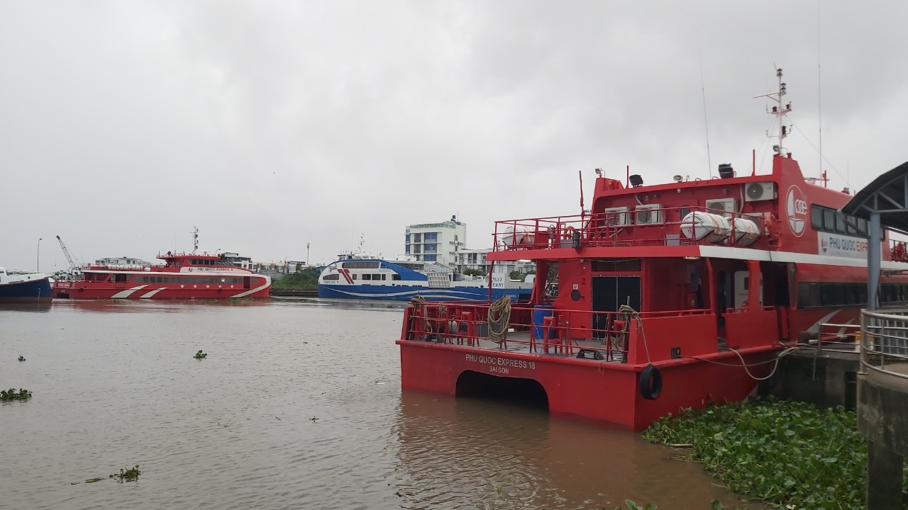 Tàu ra Phú Quốc ngưng chạy