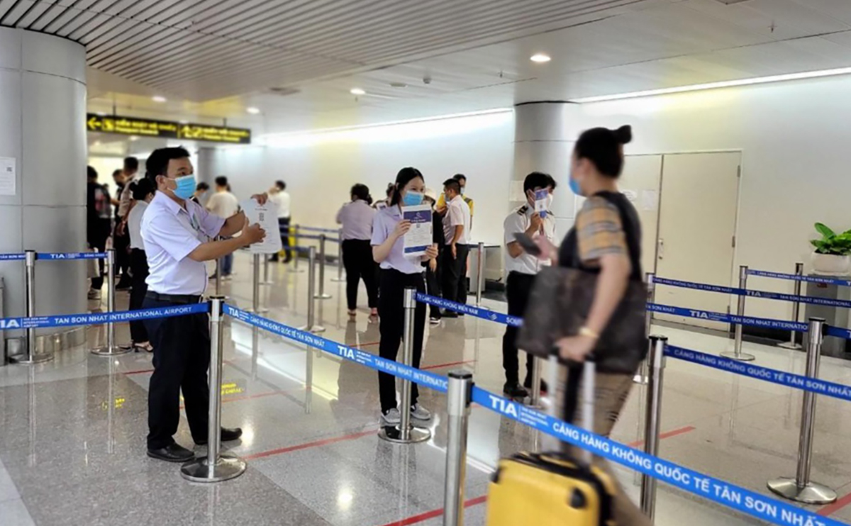 TP HCM muốn khách nhập cảnh khai báo y tế