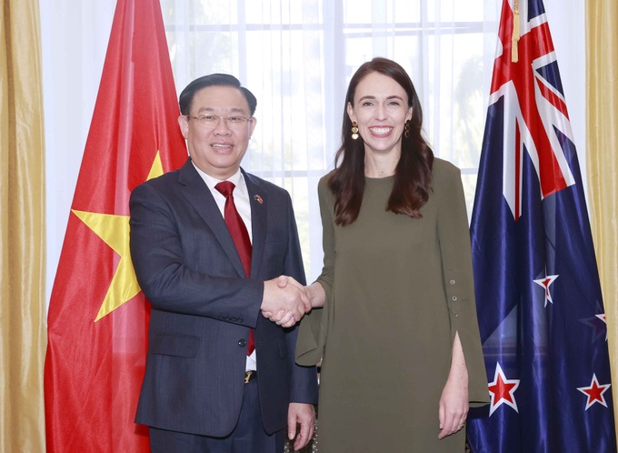Chủ tịch Quốc hội Vương Đình Huệ hội kiến Thủ tướng New Zealand