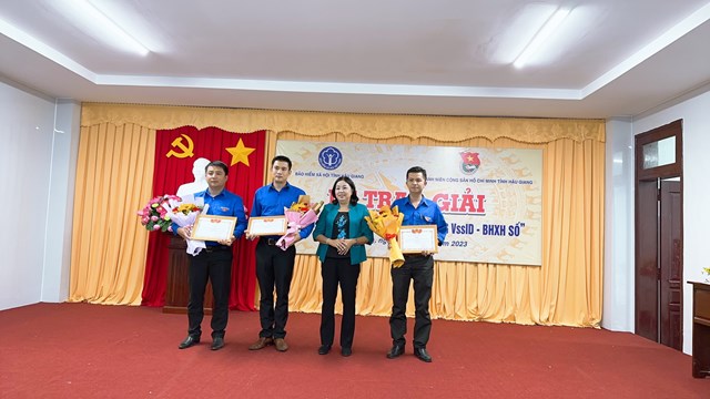 Hậu Giang: Trao giải Cuộc thi  “Cài đặt, sử dụng ứng dụng VssID