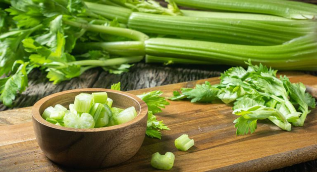 Nước ép cần tây có phải là một 'siêu thực phẩm' thải độc gan?