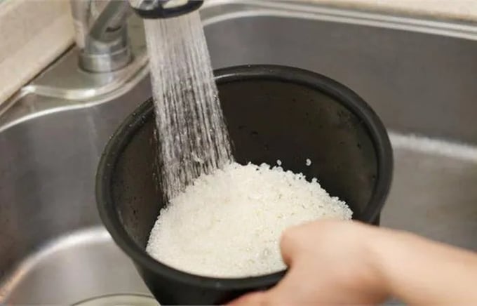 Có nên vo gạo trước khi nấu?